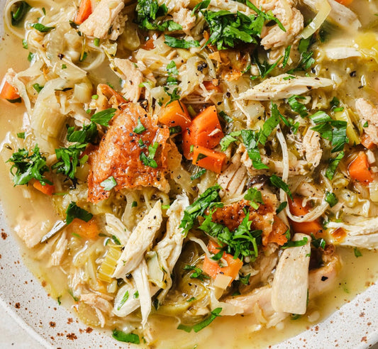 Soupe réconfortante poulet, légumes & riz sauvage