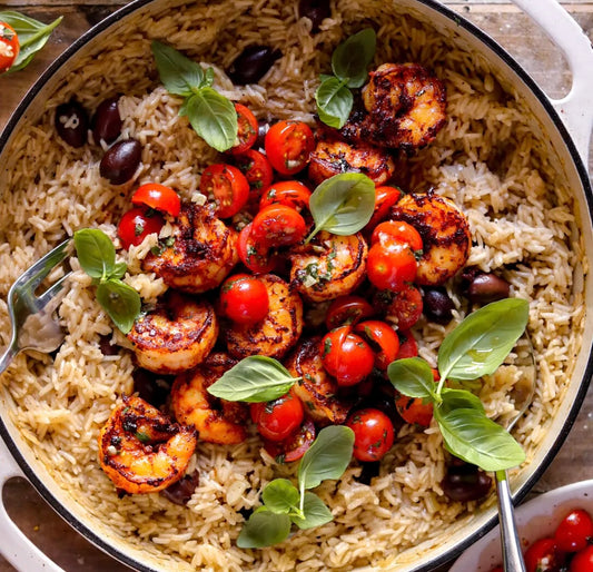 Plaque de crevettes, tomates, zuchinni & fêta grillées sur riz